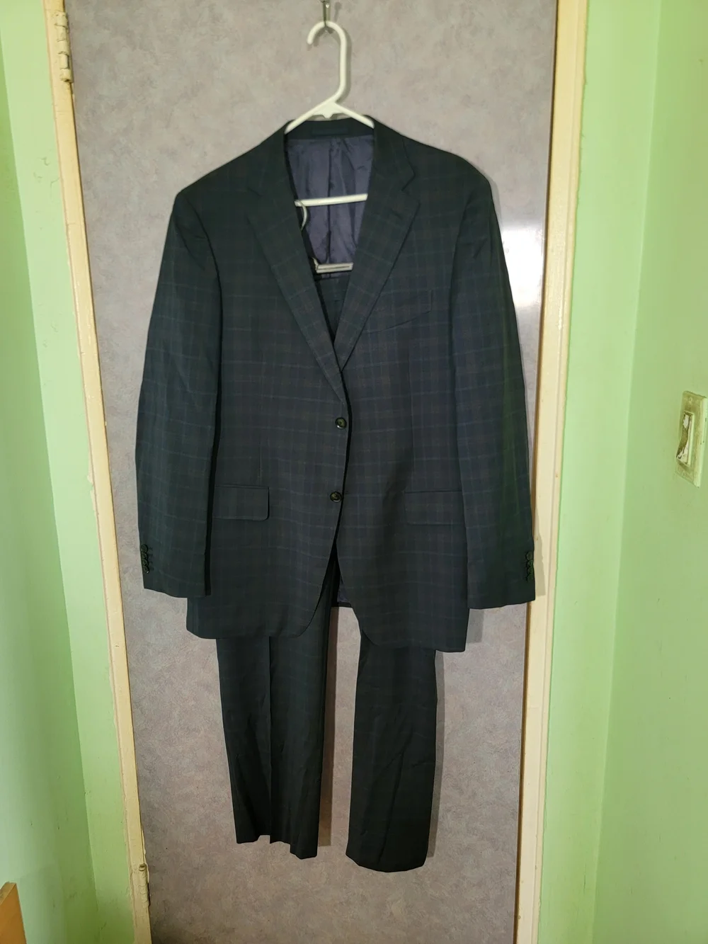 European Suit Men's Dark Navy Plaid Two-Piece Suit